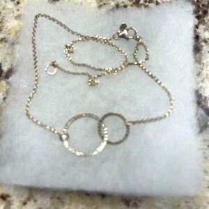 Silpada Sterling Silver Interlocking Sweet Circles Necklace 16”